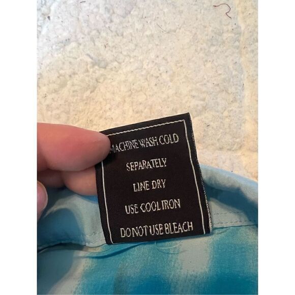 Vintage graphic, lightweight button-down, short sleeve shirt - Picture 3 of 7